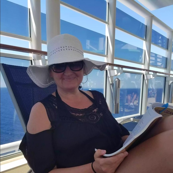 Meet your Posher, Kimberly - Picture 6 of 16